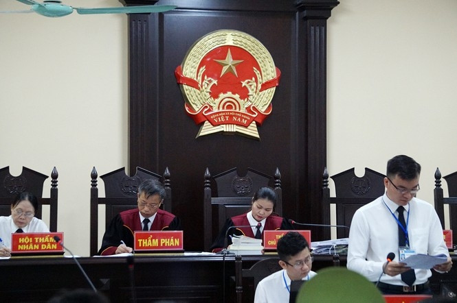 Vợ Chủ tịch tỉnh nhờ Phó GĐ Sở 'giúp đỡ' vụ nâng điểm thi ở Hà Giang - ảnh 1