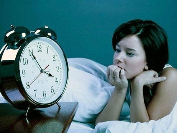 Thiếu ngủ khiến bạn dễ nóng giận, cáu gắt.