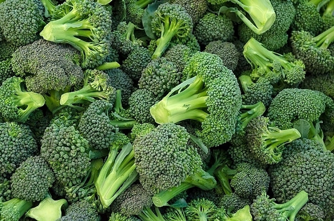 Cơ thể hấp thụ sulforaphane từ bông cải xanh nhanh hơn khi ăn sống. Ảnh: Shutterstock 