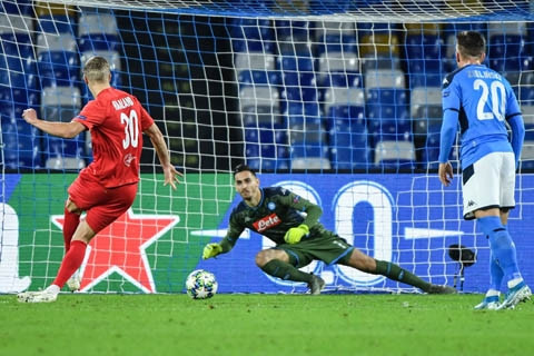  Erling Braut Haaland giúp Salzburg vượt lên sau bàn thắng trên chấm phạt đền