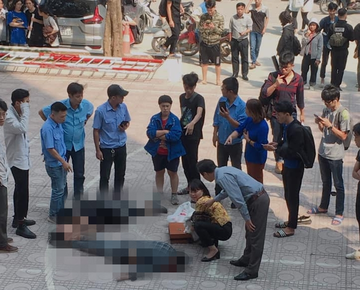 Nam sinh viên đại học Kiến trúc Hà Nội rơi từ tầng 13 xuống tử vong
