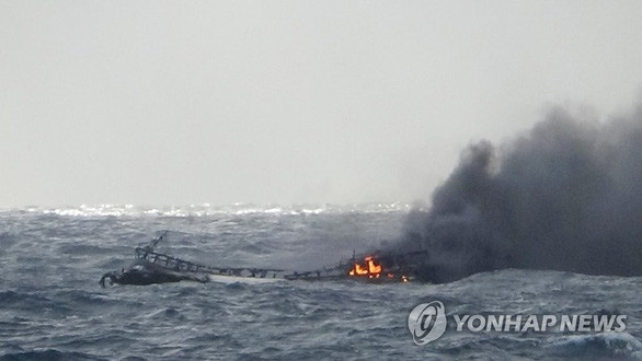 Sáu thuyền viên Việt Nam mất tích do tàu đánh cá bị cháy ngoài khơi đảo Jeju, Hàn Quốc - Ảnh 1.