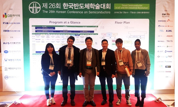 Nhà khoa học trẻ ĐH Duy Tân được trao giải thưởng KHCN và đổi mới ASEAN - Hàn Quốc - Ảnh 1.