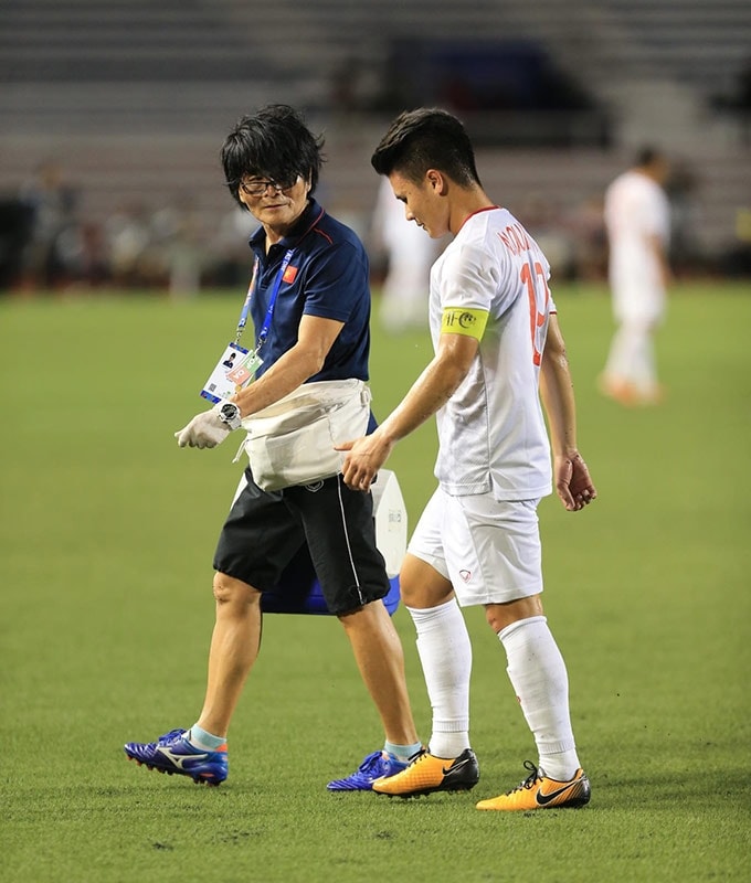 Quang Hải nhiều khả năng sẽ phải nói lời chia tay sớm với SEA Games 30 - Ảnh: Đức Cường 