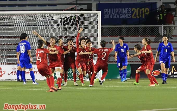 ĐT nữ Việt Nam thắng Thái Lan để vô địch SEA Games, giống như 10 năm trước 