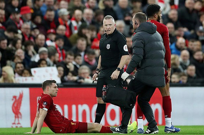 Chấn thương của Milner khiến BHL Liverpool lo lắng