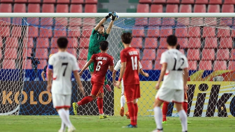 Tình huống Tiến Dũng mắc sai lầm khiến U23 Việt Nam thủng lưới ở phút 27 Ảnh: MINH TUẤN