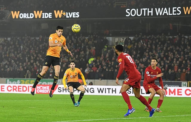 Jimenez ghi bàn nhưng không thể giúp Wolves có điểm trước Liverpool