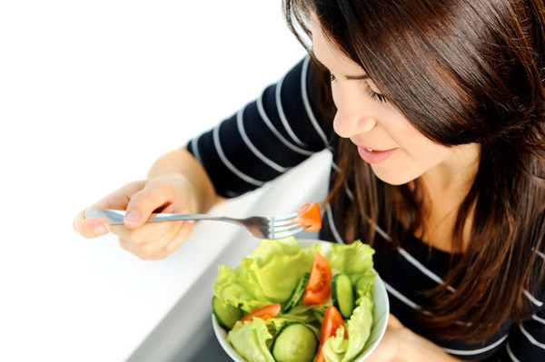 7 bí quyết giúp ăn uống thả ga ngày Tết mà không tăng cân