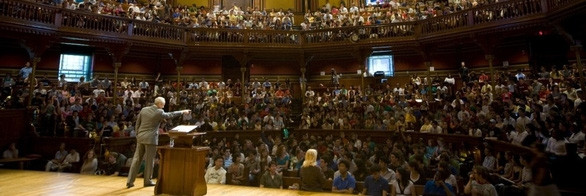 Giáo sư Harvard nổi tiếng với những bài giảng về công lý sẽ đến Việt Nam - Ảnh 2.