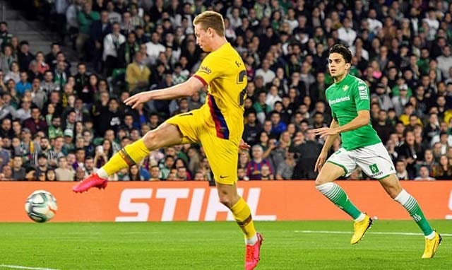 De Jong ghi bàn gỡ hòa 1-1 cho Barca