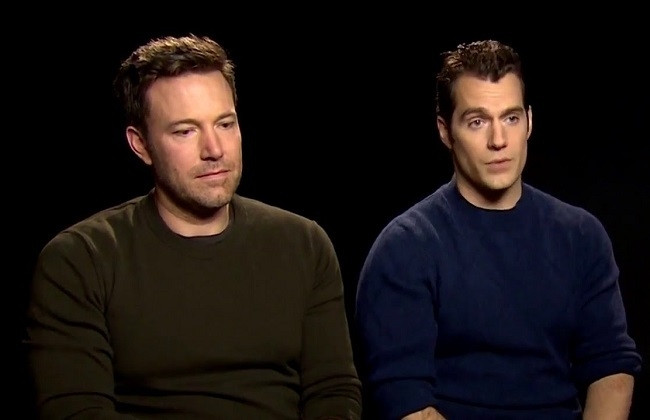 Gương mặt buồn của Ben Affleck (trái) khi nghe Batman v Superman bị chê trở thành đề tài ảnh chế nhiều năm sau, được gọi là Sad Affleck Ảnh: Yahoo.
