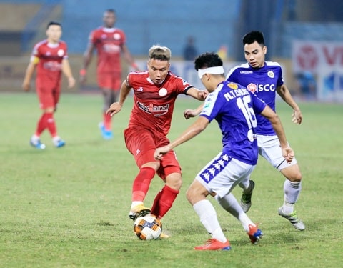 Phi Sơn (trái) được kỳ vọng tỏa sáng ở trận gặp Hà Nội FC chiều nay - Ảnh: ĐỨC CƯỜNG