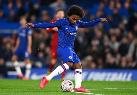 Willian tận dụng sai lầm của Liverpool mở tỷ số trận đấu