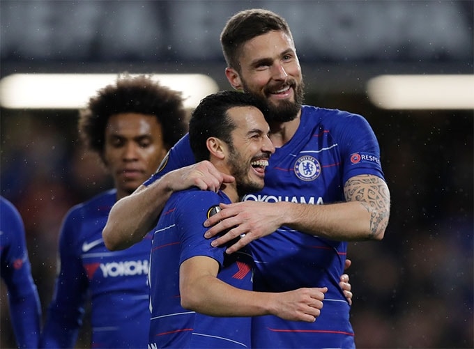 Willian, Pedro và Giroud sắp hết hợp đồng với Chelsea