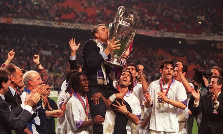 Chiếc Cup Champions League mà Real dưới trướng Sanz giành được năm 1998 đánh dấu sự trở lại mạnh mẽ của CLB này ở vị thế đội bóng số một châu Âu cấp CLB. Ảnh: AS.