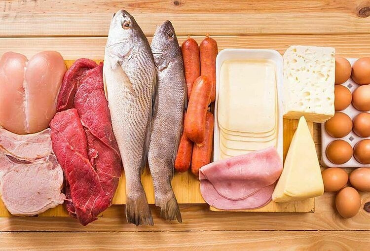 Chế độ ăn đa dạng thực phẩm: thịt, cá, trứng, sữa, cung cấp đầy dủ dinh dưỡng, nâng cao sức đề kháng, cơ thể khỏe mạnh. Ảnh: Pinterest