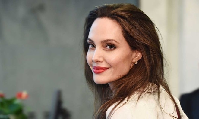 Tai sao Angelina Jolie la tieu chuan vang nhan sac the gioi? hinh anh 11 angelina_jolie_toc_xu.jpg