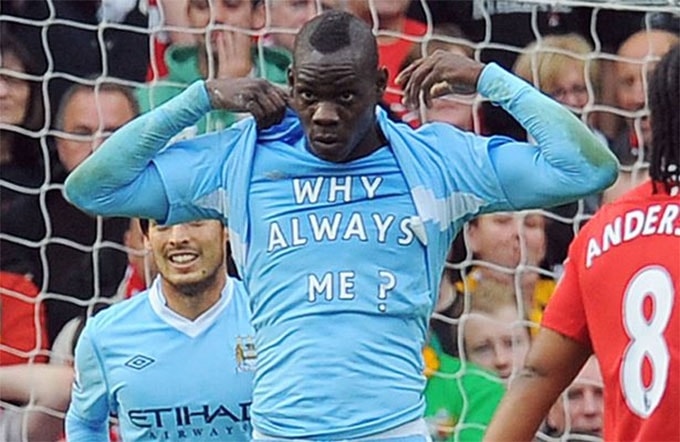 Pha ăn mừng kinh điển của Balotelli