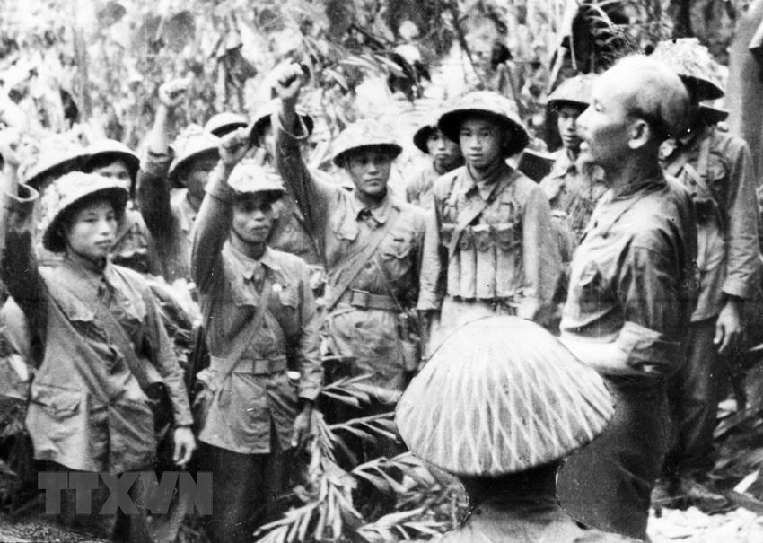 Bac Ho va Dai tuong Vo Nguyen Giap trong Chien dich Dien Bien Phu hinh anh 9