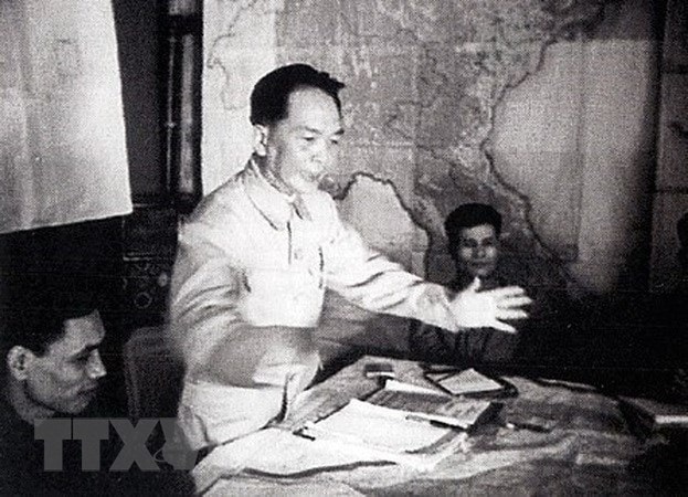 Bac Ho va Dai tuong Vo Nguyen Giap trong Chien dich Dien Bien Phu hinh anh 11