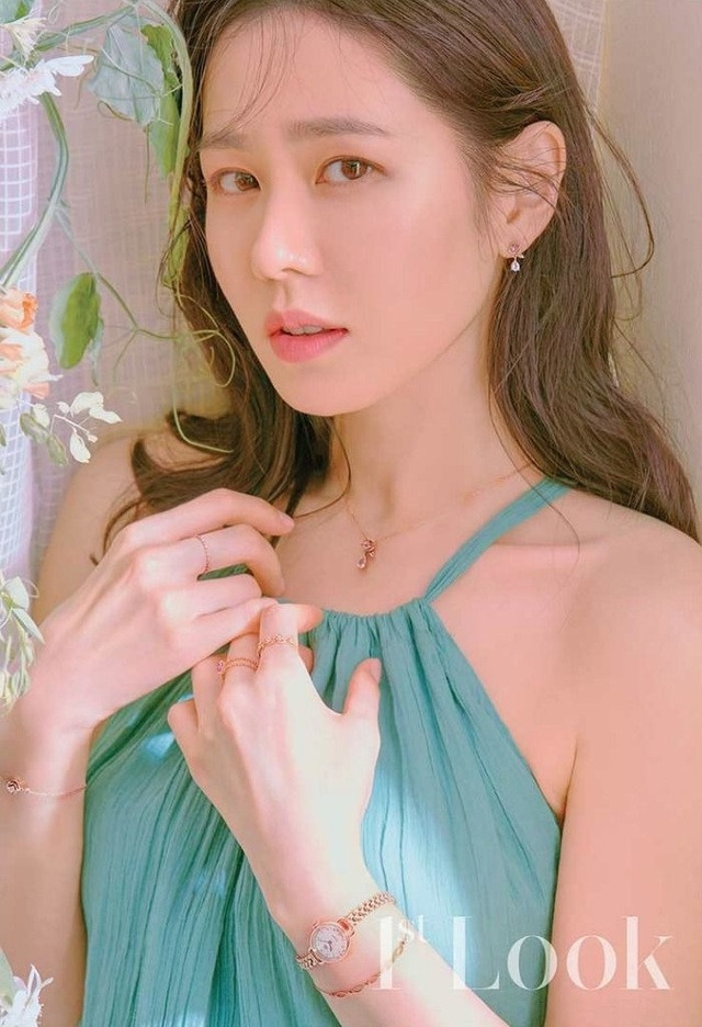 Son Ye Jin “qua mặt” Song Hye Kyo, trở thành Người phụ nữ đẹp nhất thế giới - 6