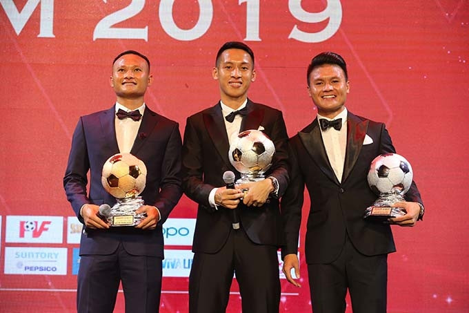 Ba cầu thủ đoạt 3 danh hiệu nam cao quý nhất năm 2019 - Ảnh: Quốc An 
