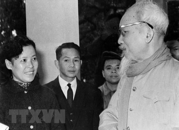 Ho Chi Minh - nguoi sang lap, nha bao vi dai cua bao chi Cach mang VN hinh anh 1