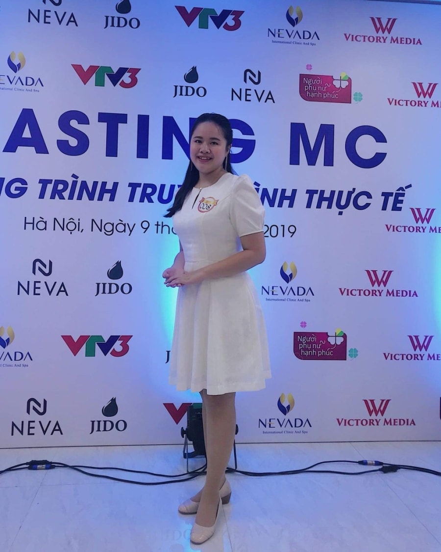 Hanh trinh theo duoi uoc mo tu trong bong toi cua nu MC khiem thi anh 6