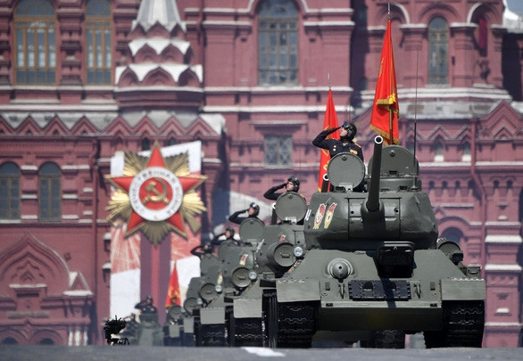Nga phô diễn vũ khí trong duyệt binh lớn mừng 75 năm Ngày Chiến thắng - Ảnh 5.