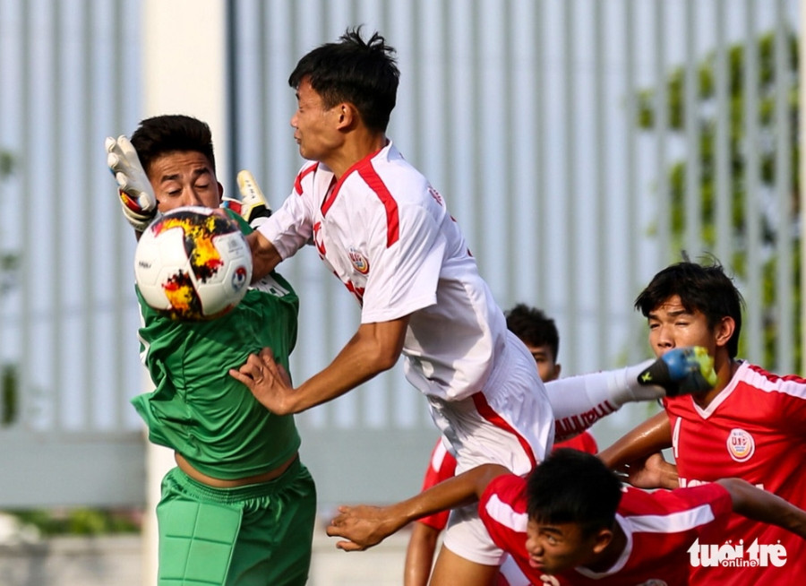 Hàng thủ mơ ngủ, Hoàng Anh Gia Lai lần thứ 3 lỡ hẹn chức vô địch U19 quốc gia - Ảnh 4.