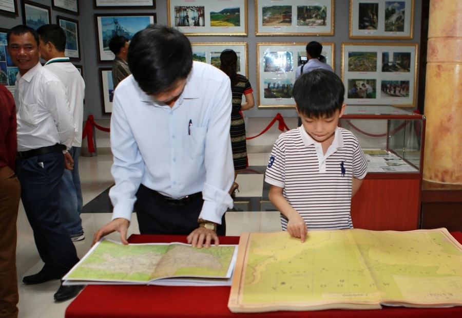 Exhibition proves Vietnam’s sovereignty over archipelagos hinh anh 5