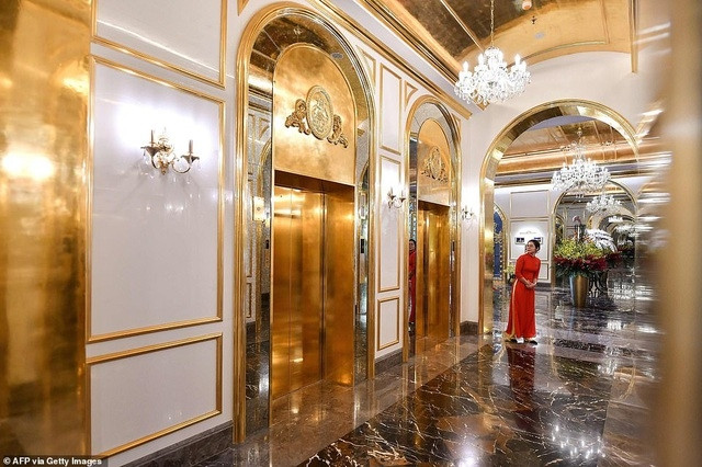 Báo chí quốc tế sửng sốt trước khách sạn dát vàng ở Việt Nam - 10