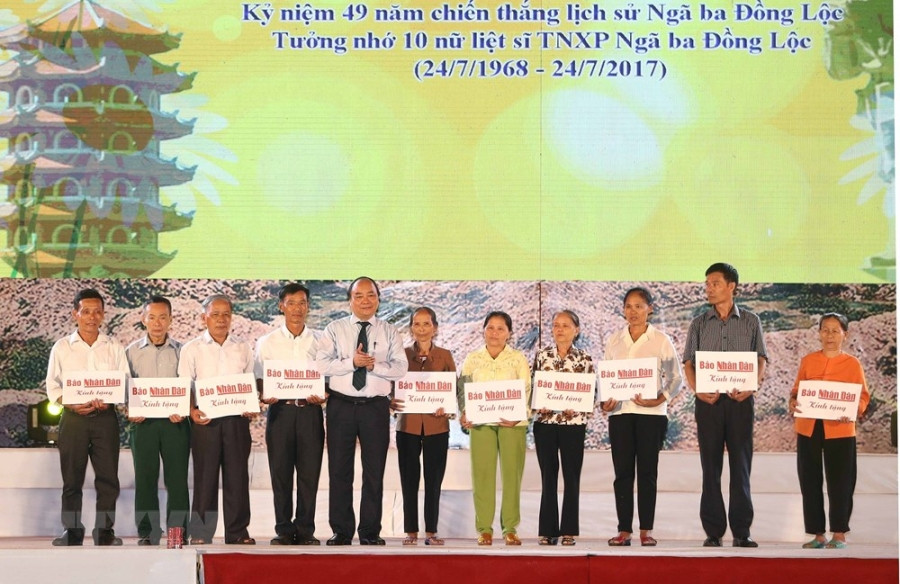 [Photo] TNXP dong gop to lon cho su nghiep cach mang cua Dang, dan toc hinh anh 27