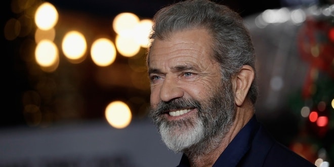 Mel Gibson mac Covid-19 anh 1