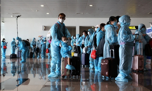 Chuyến bay quốc tế thường lệ đầu tiên chở khách từ Hàn Quốc về Việt Nam - Ảnh 2.
