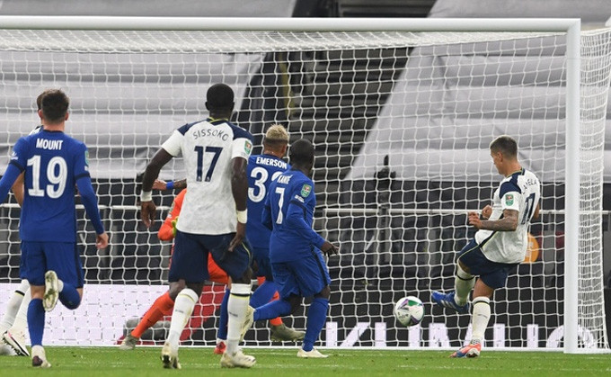 Lamela gỡ hòa cho Tottenham ở phút 84