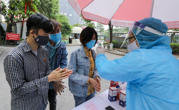 Chuyên gia Nga vừa nhập cảnh được phát hiện mắc COVID-19, Việt Nam sẽ sớm có vắc xin - Ảnh 1.