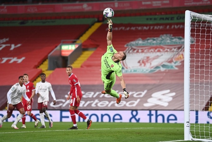 Leno trở thành người hùng của Arsenal với nhiều pha cứu thua xuất sắc