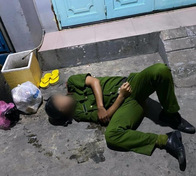 Bắt thanh niên ngáo đá tấn công trung úy cảnh sát ở TP.HCM - 1