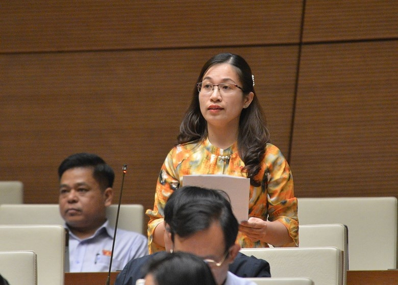 Bộ trưởng Phùng Xuân Nhạ giải trình trước Quốc hội về SGK lớp 1