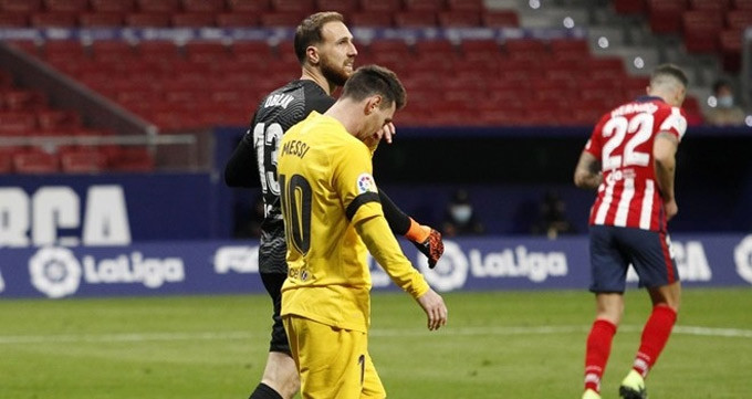 Messi bất lực chứng kiến Barca thua trận trước Atletico