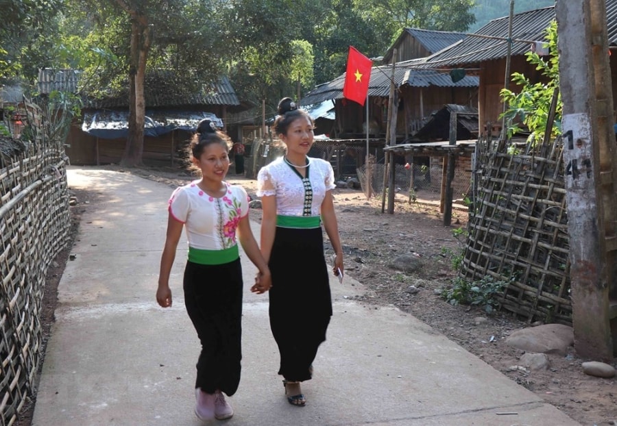 Unique cockscomb flower festival of Cong ethnic people hinh anh 2