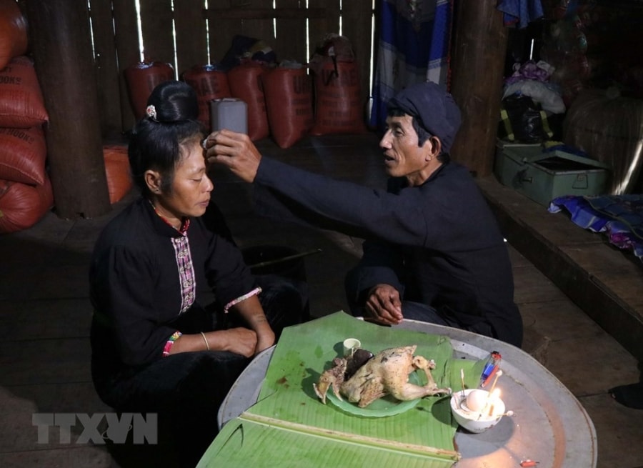 Unique cockscomb flower festival of Cong ethnic people hinh anh 9