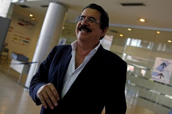Cựu tổng thống Honduras bị tạm giữ ở sân bay vì 18.000 USD trong hành lý - Ảnh 1.