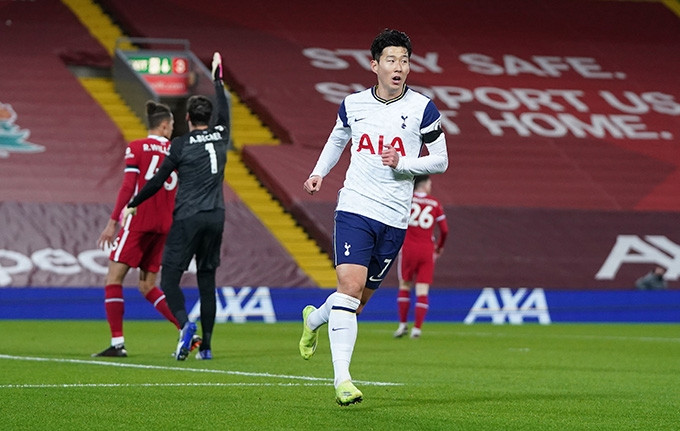 Heung-min Son ghi bàn gỡ hòa cho Tottenham ở cú dứt điểm duy nhất trong hiệp 1