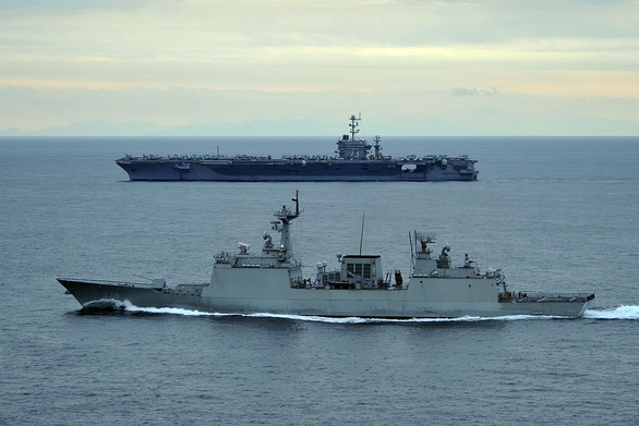 Đòi Iran thả tàu, Hàn Quốc điều gấp tàu chiến áp sát eo biển Hormuz - Ảnh 1.