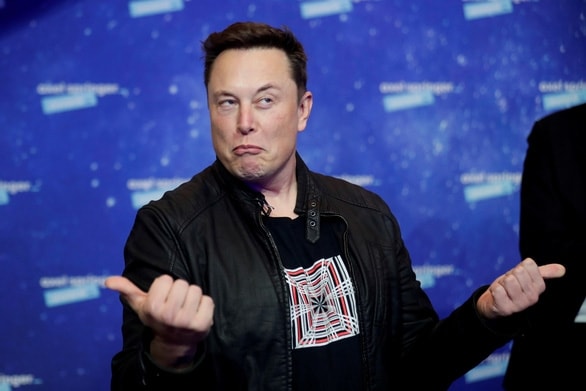 Bloomberg: Elon Musk vượt Jeff Bezos trở thành người giàu nhất thế giới - Ảnh 1.