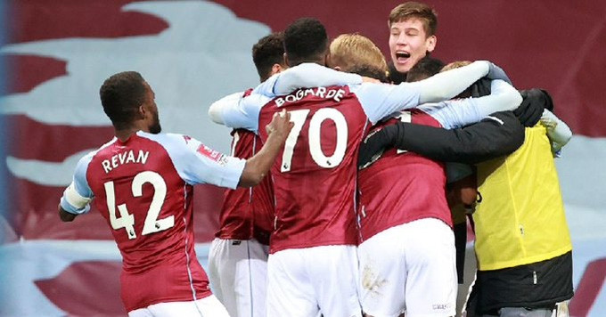 Aston Villa ghi bàn ở cú dứt điểm đầu tiên trong hiệp 1