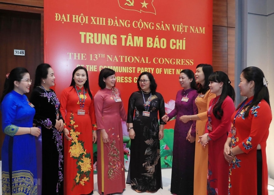 [Photo] 222 dai bieu nu tham du Dai hoi lan thu XIII cua Dang hinh anh 3